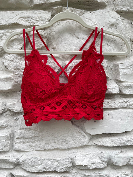CURVY Lace Bralette: Red