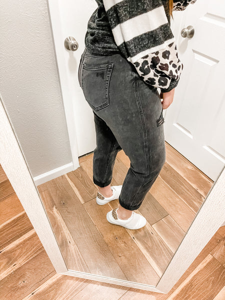 The Sara Jeans: Graphite Black
