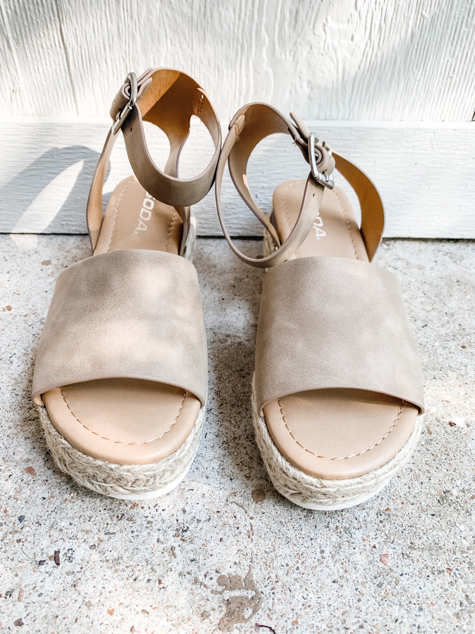 Chloe Platform Sandals: Natural