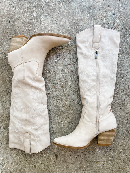 Made For Walking Boots: Cream